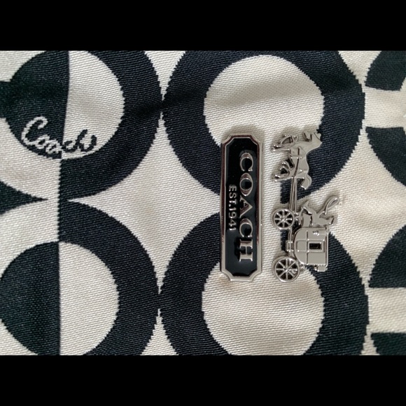 Coach Shoulder Bag - Picture 5 of 6
